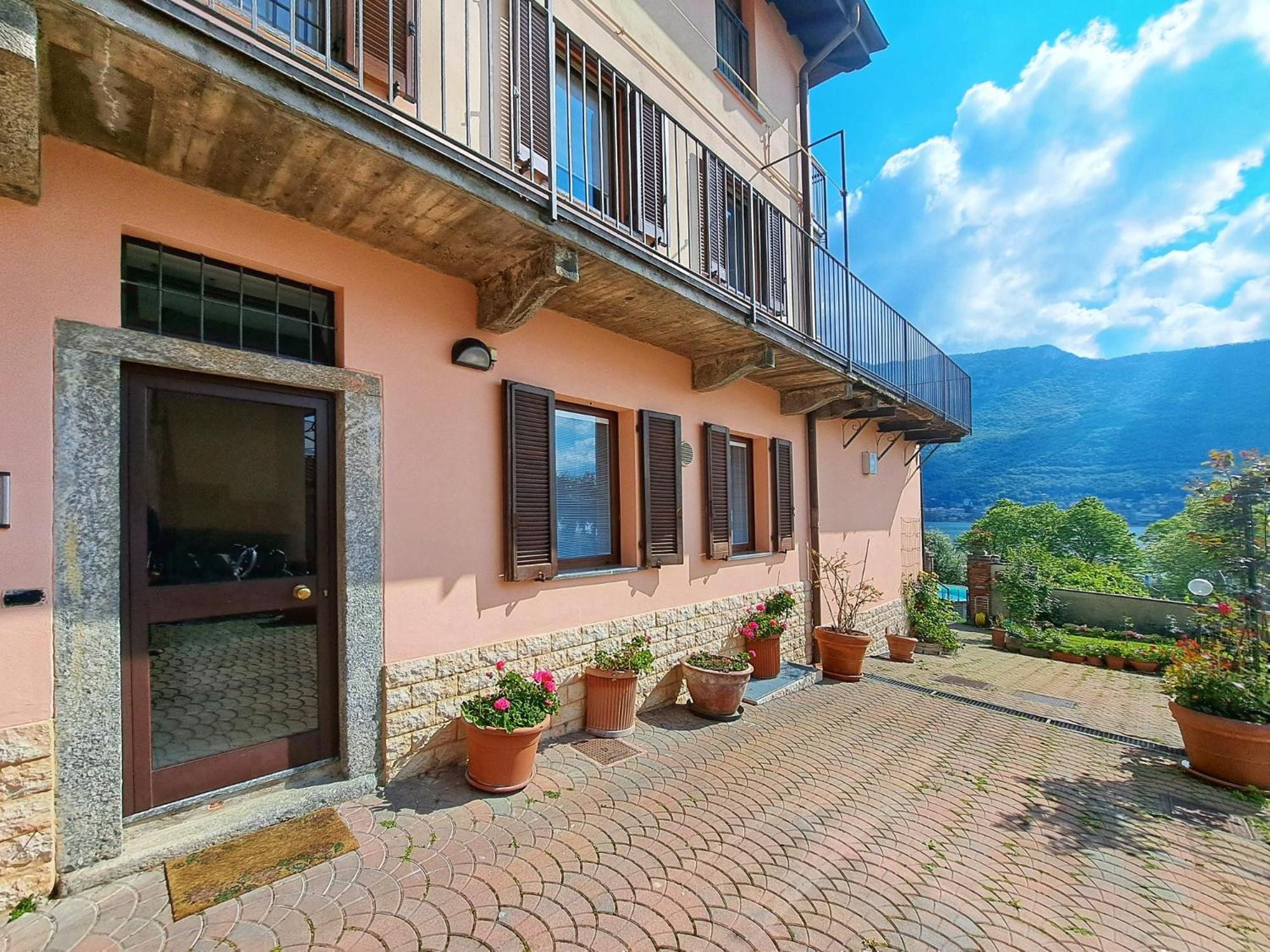 Le Rose Sul Lago Пескате Экстерьер фото